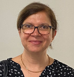 Dr. Oana Opariuc